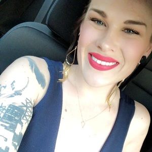 Meet your Posher, Alyalyssa